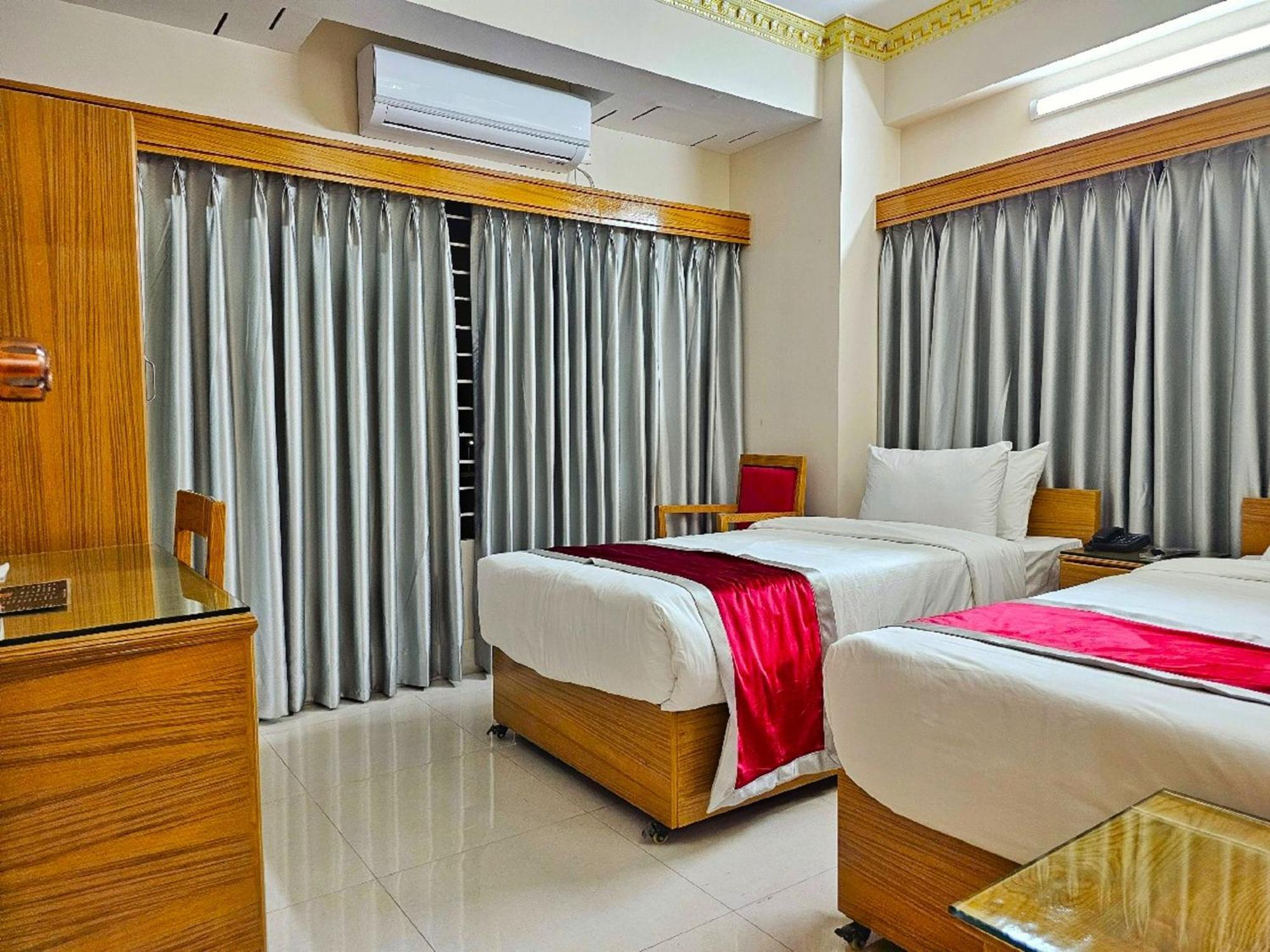 Hotel Safa Residency - Дака Екстериор снимка