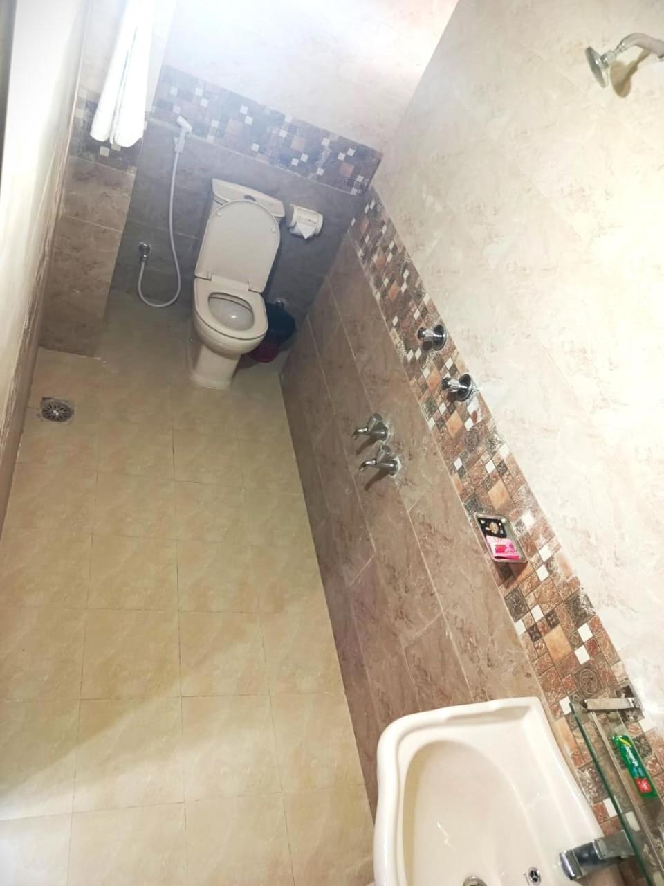 Hotel Safa Residency - Дака Екстериор снимка