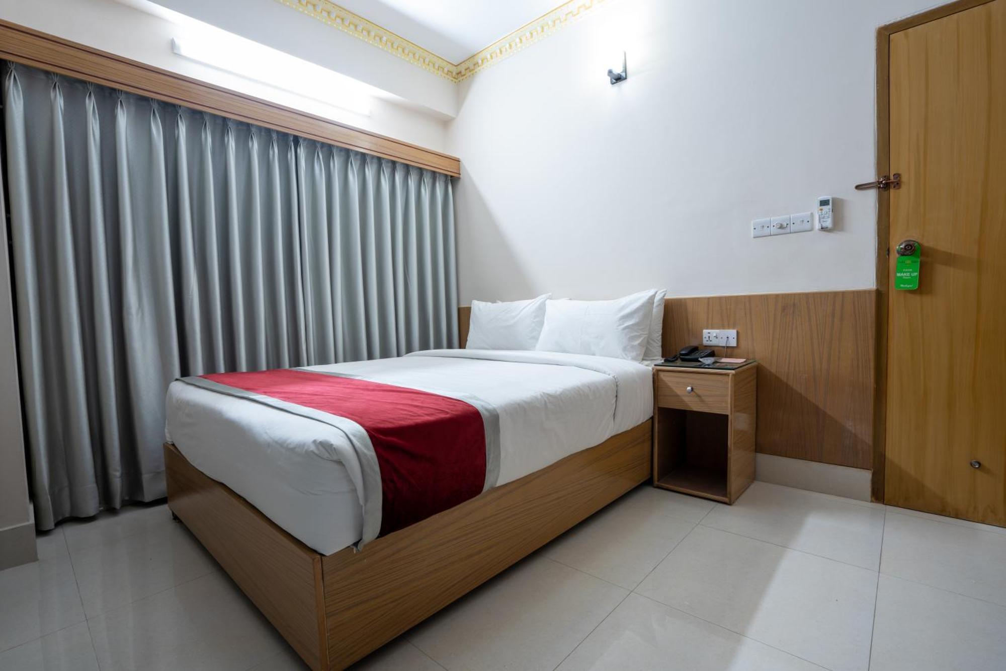 Hotel Safa Residency - Дака Екстериор снимка