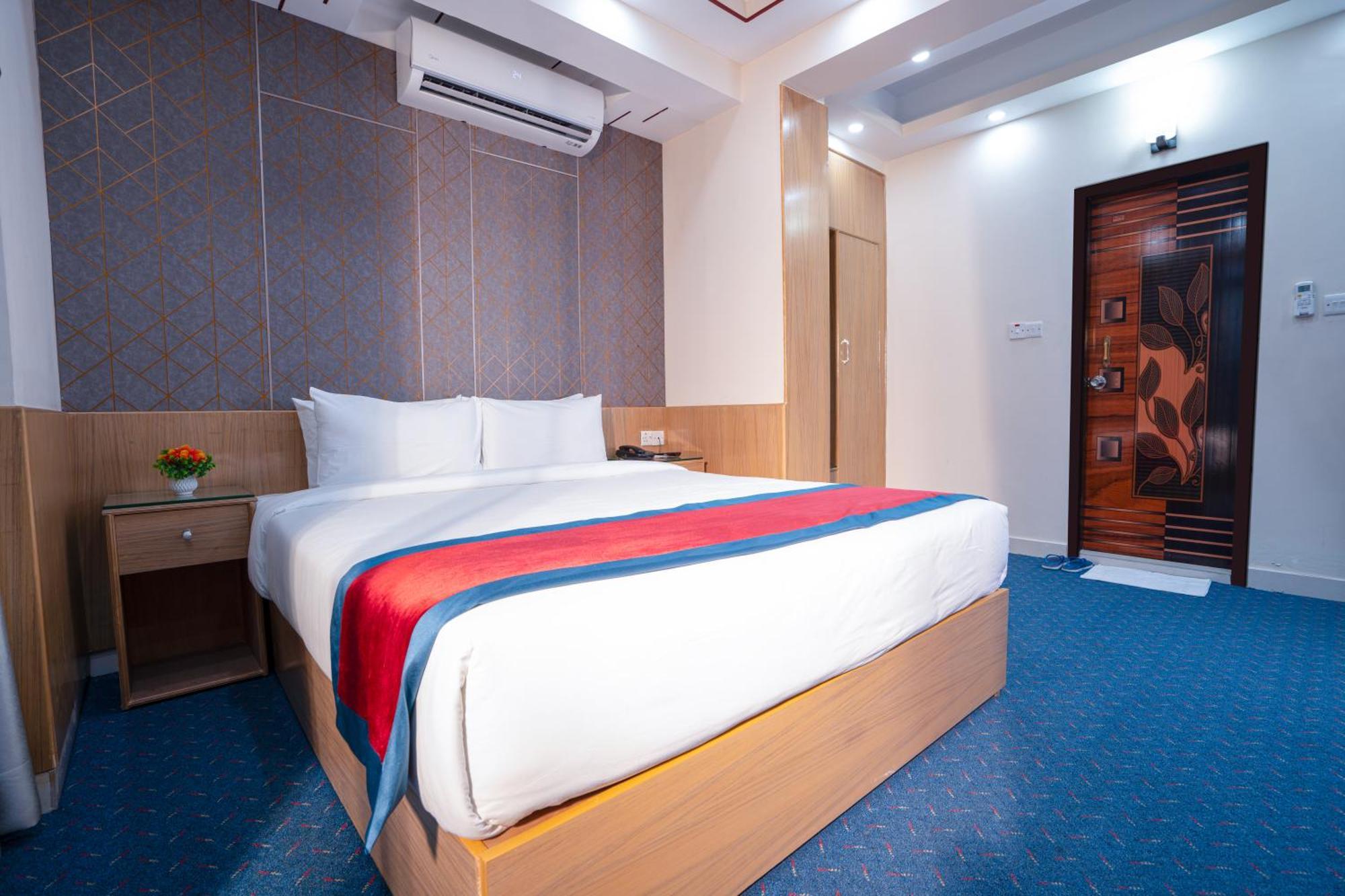 Hotel Safa Residency - Дака Екстериор снимка