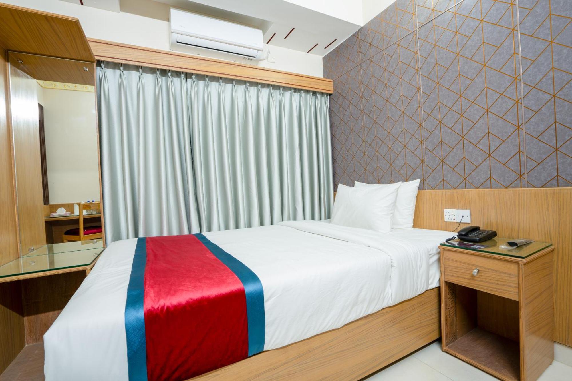Hotel Safa Residency - Дака Екстериор снимка