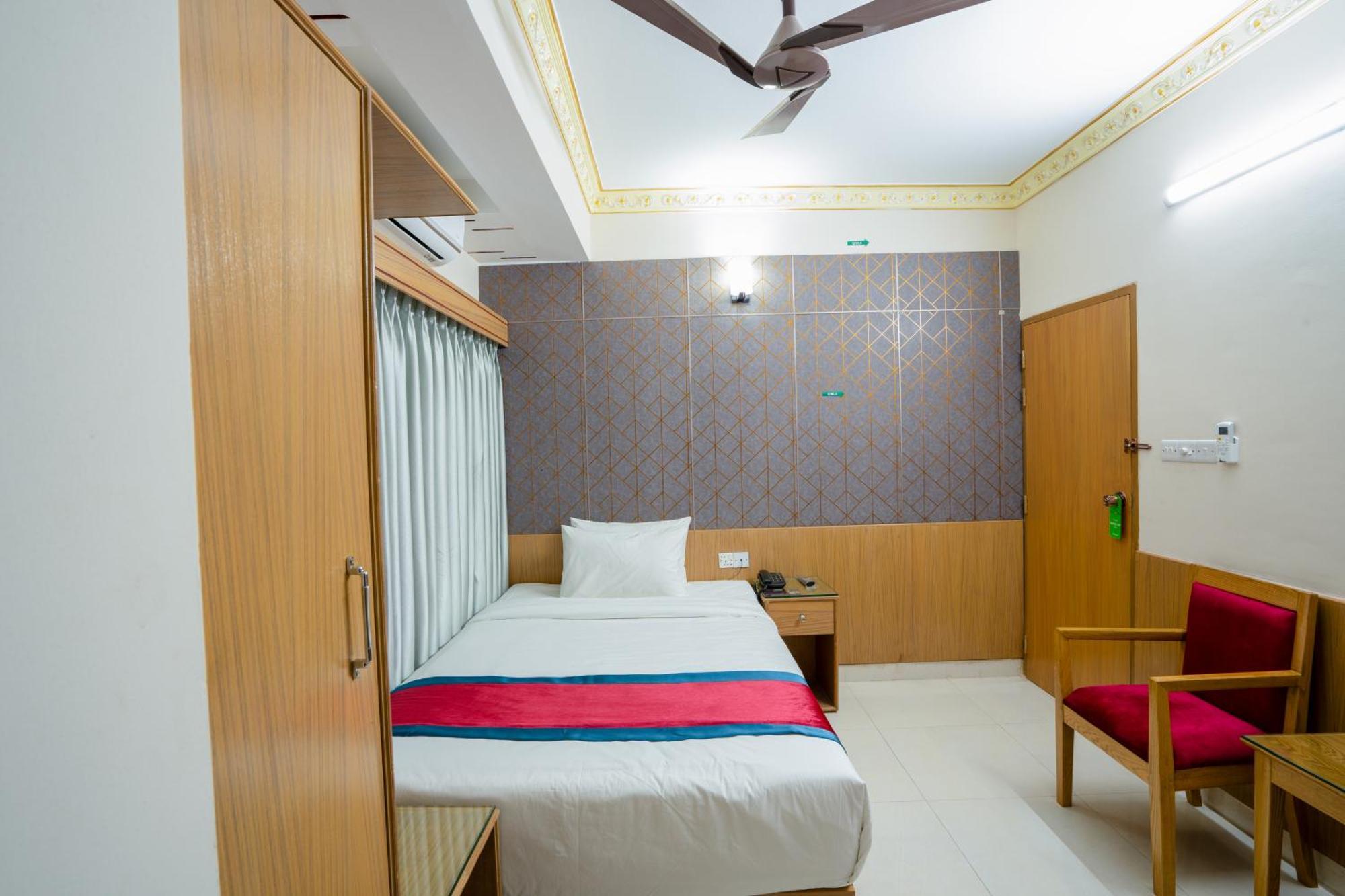 Hotel Safa Residency - Дака Екстериор снимка